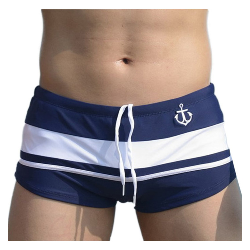 WOMAIL SHORT HOMME MODERNE